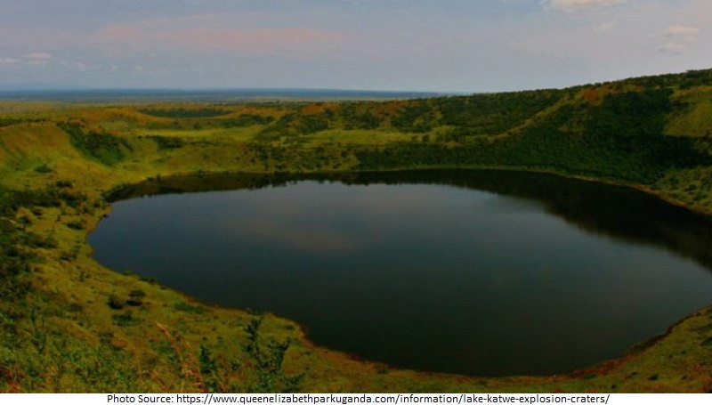 Tourist Attractions in Uganda, Lake Katwe Explosion Crater Drive