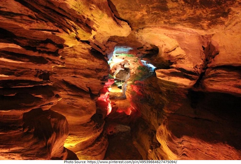 tourist attractions in Laurel Caverns Park
