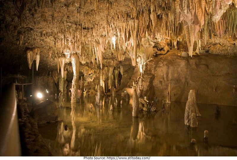 tourist attractions in Meramec Caverns